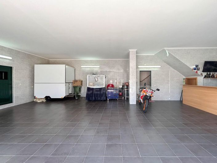 Image No.12-4 Bed House for sale