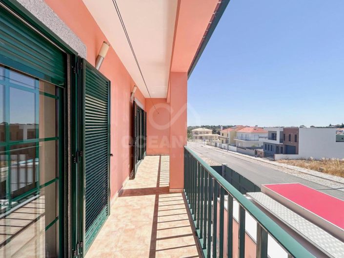 Image No.15-4 Bed House for sale