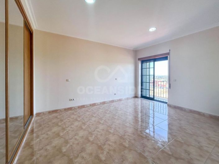 Image No.16-4 Bed House for sale