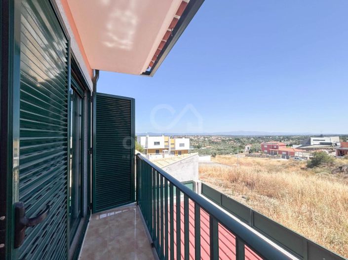 Image No.19-4 Bed House for sale