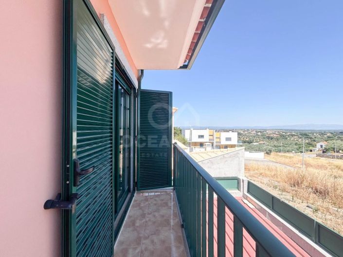 Image No.20-4 Bed House for sale