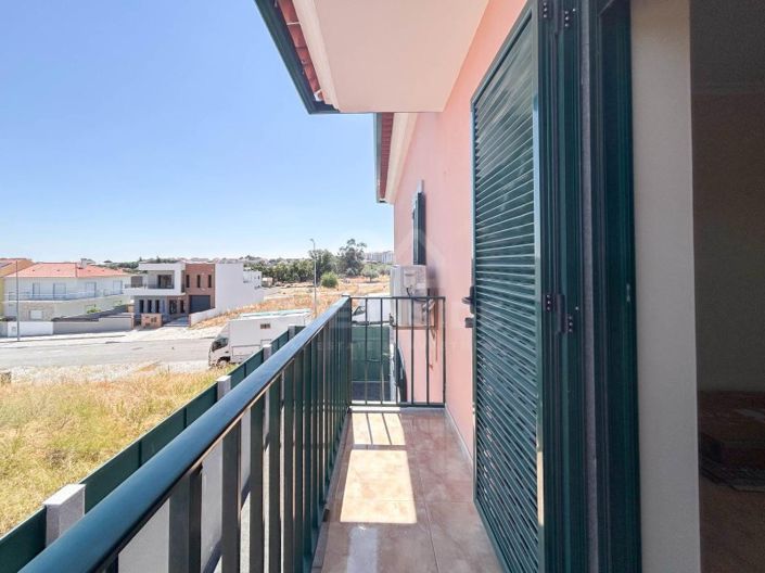 Image No.21-4 Bed House for sale