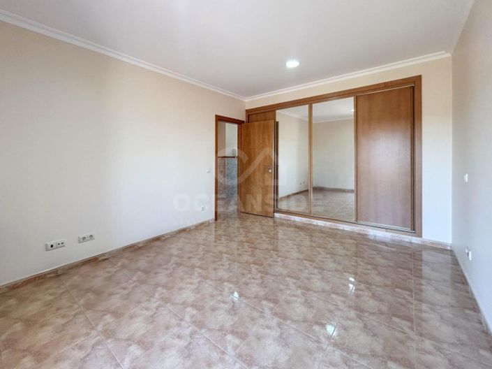 Image No.22-4 Bed House for sale