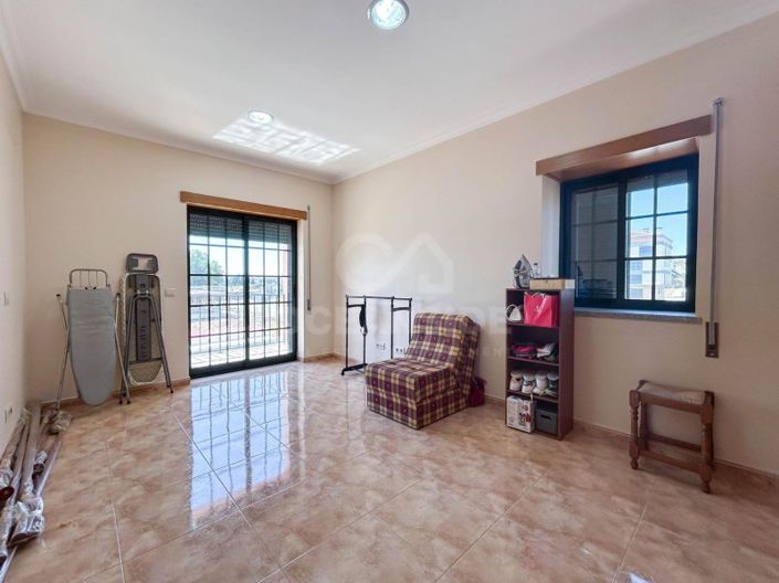 Image No.34-4 Bed House for sale