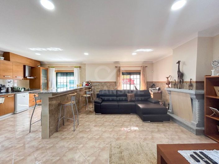 Image No.46-4 Bed House for sale