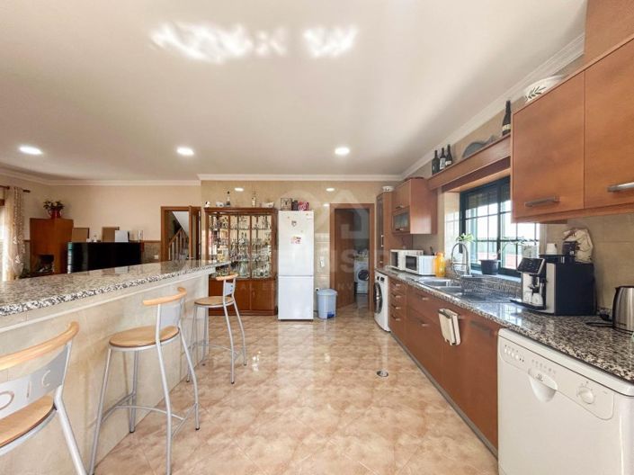 Image No.50-4 Bed House for sale