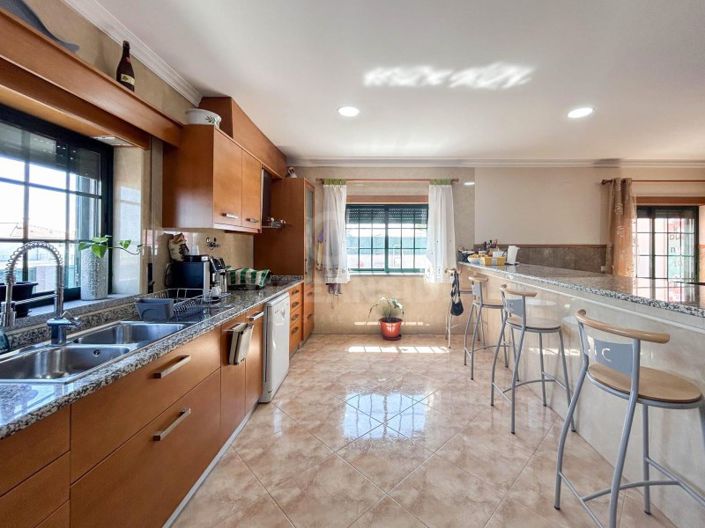 Image No.51-4 Bed House for sale