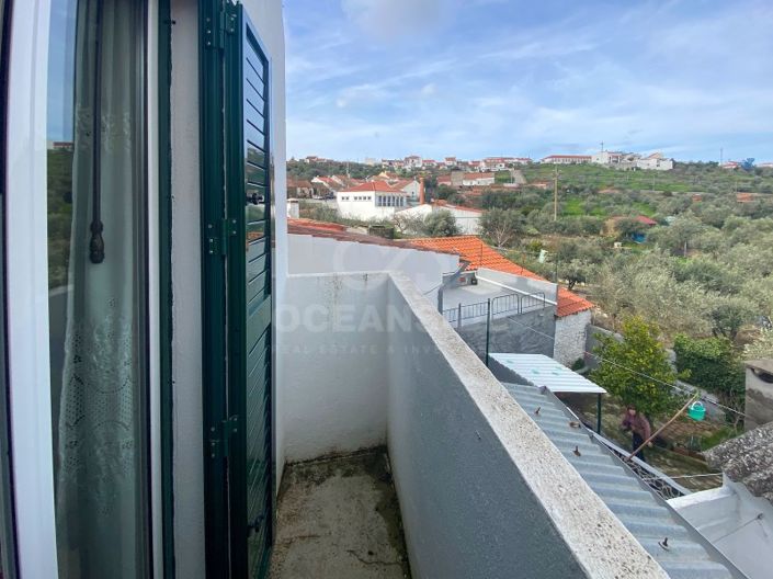 Image No.18-4 Bed House for sale