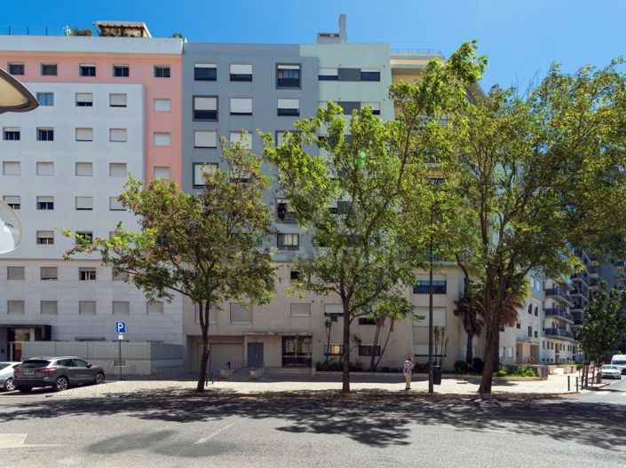 Image No.26-3 Bed Apartment for sale