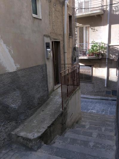 Mineo, Townhouse
