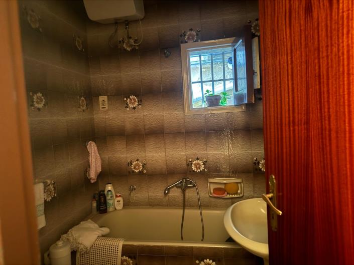 Image No.6-5 Bed Townhouse for sale