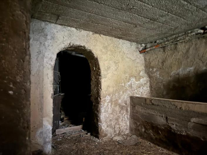 Image No.16-5 Bed Townhouse for sale