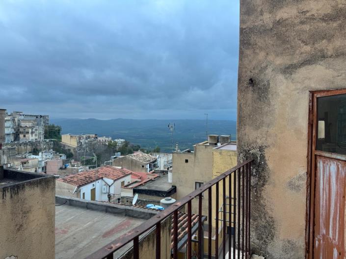 Image No.19-5 Bed Townhouse for sale