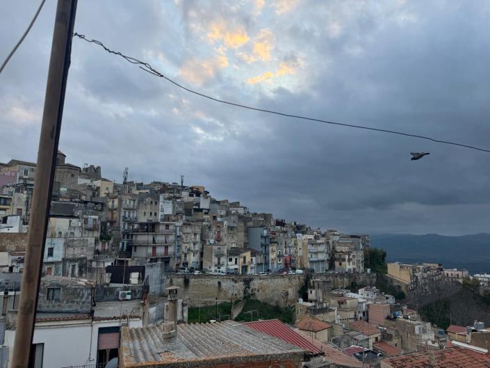 Image No.22-5 Bed Townhouse for sale