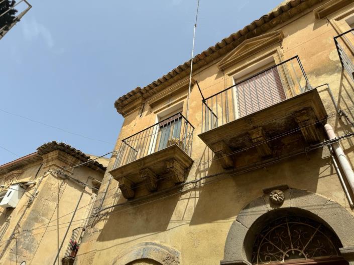 Image No.24-2 Bed Townhouse for sale