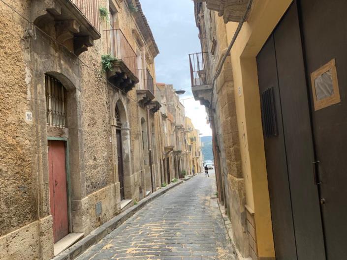 Image No.4-4 Bed Townhouse for sale