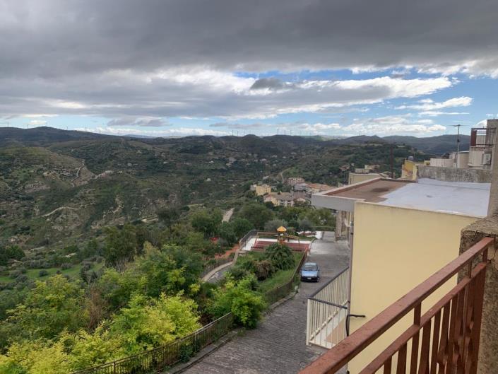 Image No.18-4 Bed Townhouse for sale