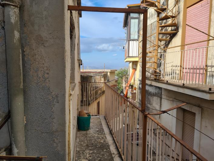 Image No.24-3 Bed Townhouse for sale