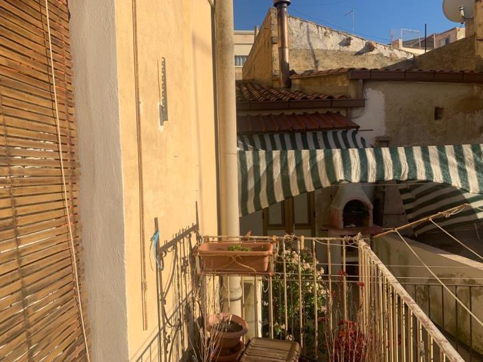 Image No.11-4 Bed Townhouse for sale