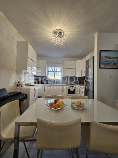 Image No.9-2 Bed Townhouse for sale