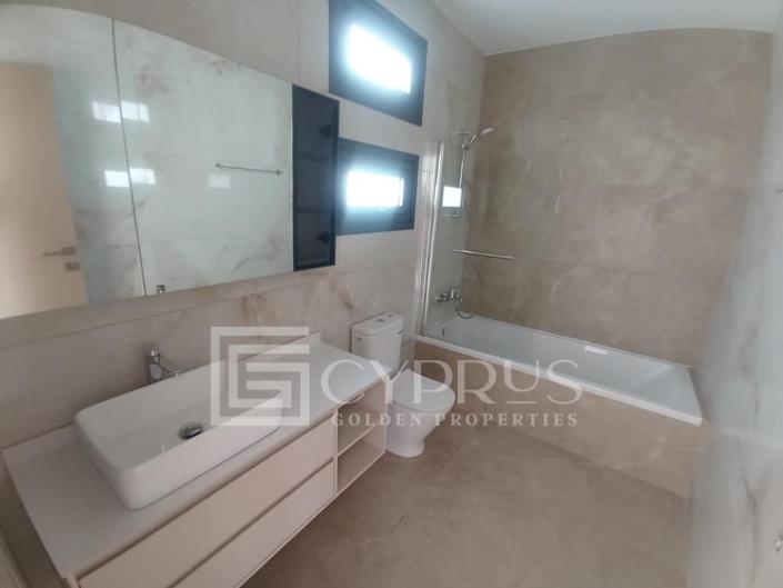 Image No.5-2 Bed Semi-Detached for sale