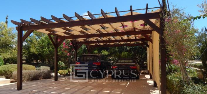 Image No.12-5 Bed Villa / Detached for sale