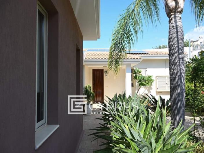 Image No.1-5 Bed Bungalow for sale