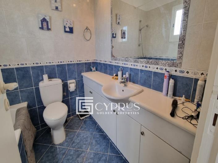 Image No.13-2 Bed Townhouse for sale