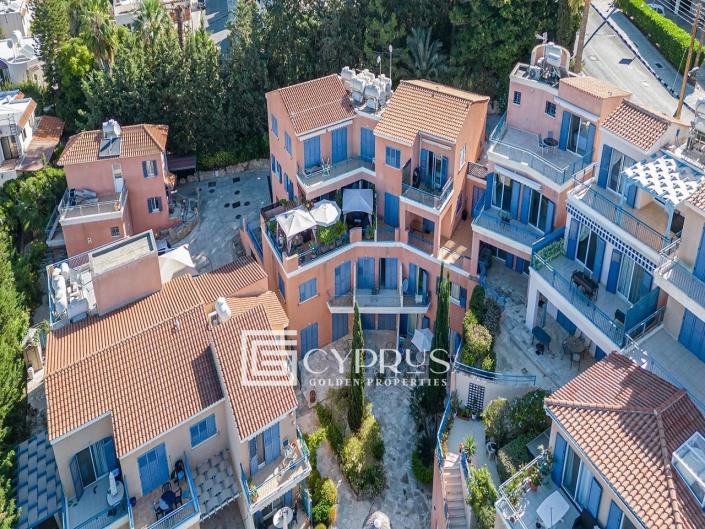 Image No.2-2 Bed Townhouse for sale