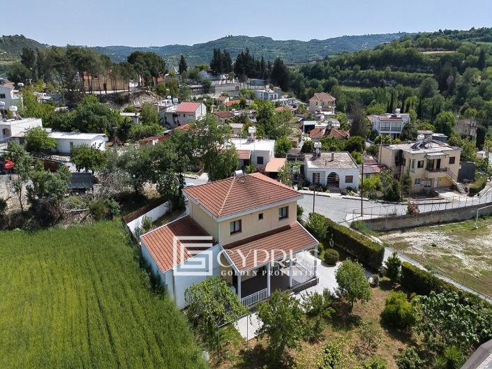 Image No.1-Maison / Villa de 5 chambres à vendre à Stroumpi