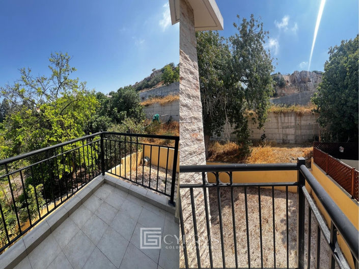 Image No.11-2 Bed Townhouse for sale