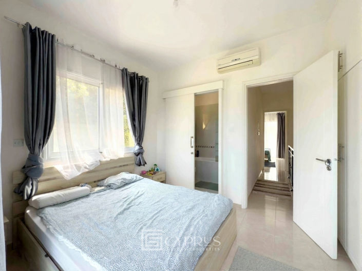 Image No.16-2 Bed Townhouse for sale