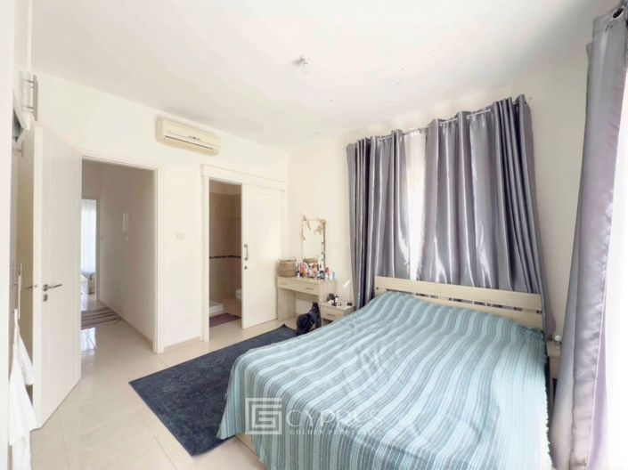 Image No.17-2 Bed Townhouse for sale