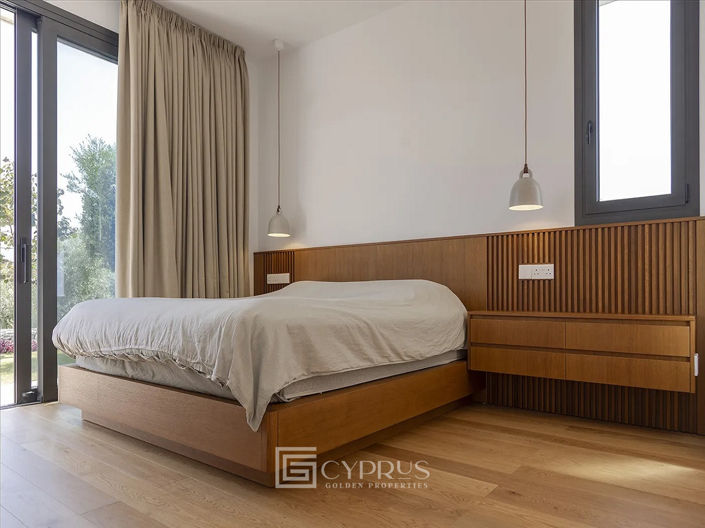 Image No.20-4 Bed Bungalow for sale