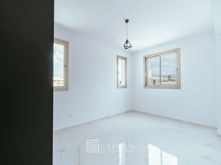 Image No.21-3 Bed Apartment for sale