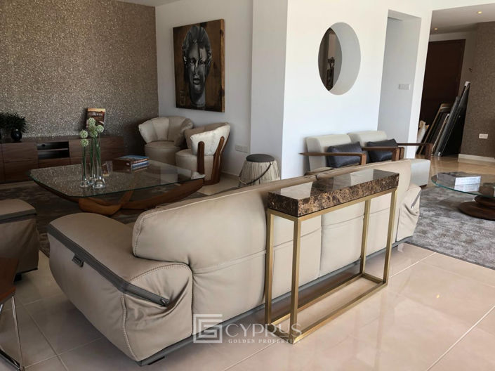 Image No.5-5 Bed Villa for sale