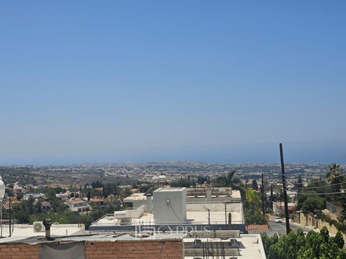 Image No.12-2 Bed Townhouse for sale