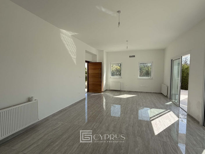 Image No.10-Villa de 4 chambres à vendre à Peyia