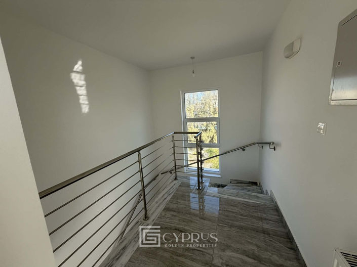 Image No.23-Villa de 4 chambres à vendre à Peyia