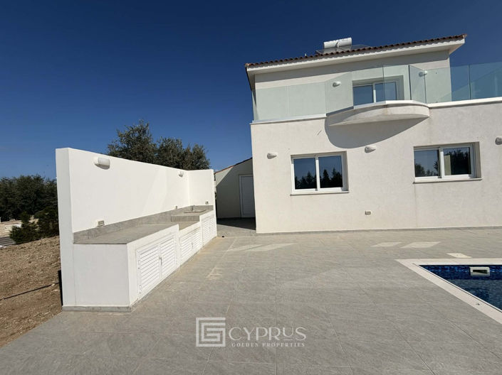 Image No.8-Villa de 4 chambres à vendre à Peyia