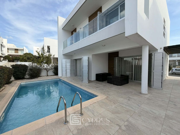 Image No.7-3 Bed Villa for sale