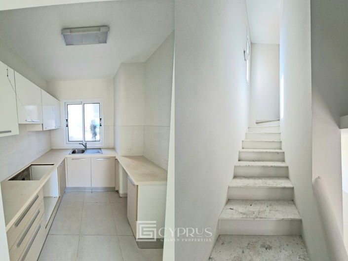 Image No.6-2 Bed Townhouse for sale