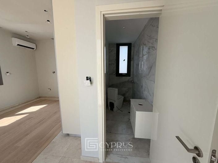 Image No.17-Villa de 4 chambres à vendre à Peyia