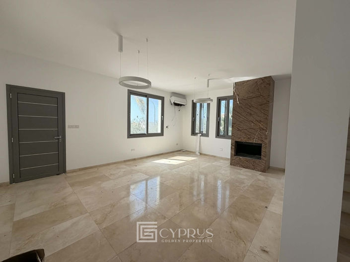 Image No.7-Villa de 4 chambres à vendre à Peyia