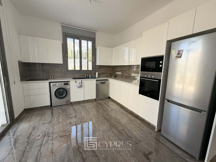 Image No.8-Villa de 4 chambres à vendre à Peyia