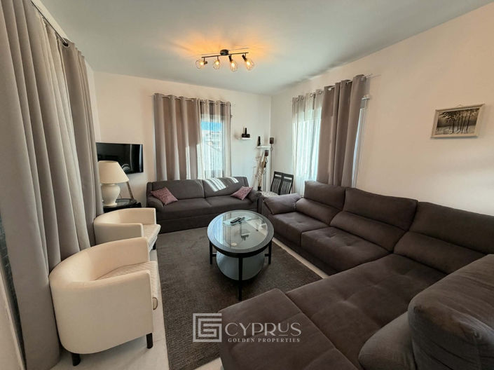 Image No.2-Appartement de 2 chambres à vendre à Universal