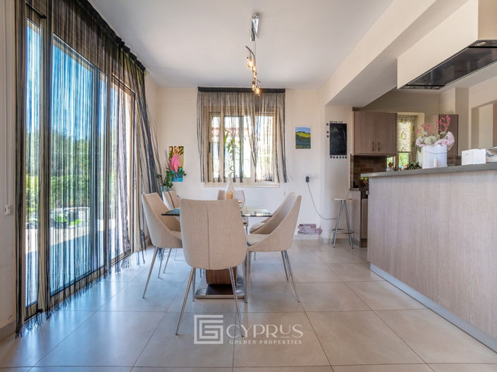 Image No.10-4 Bed Villa for sale