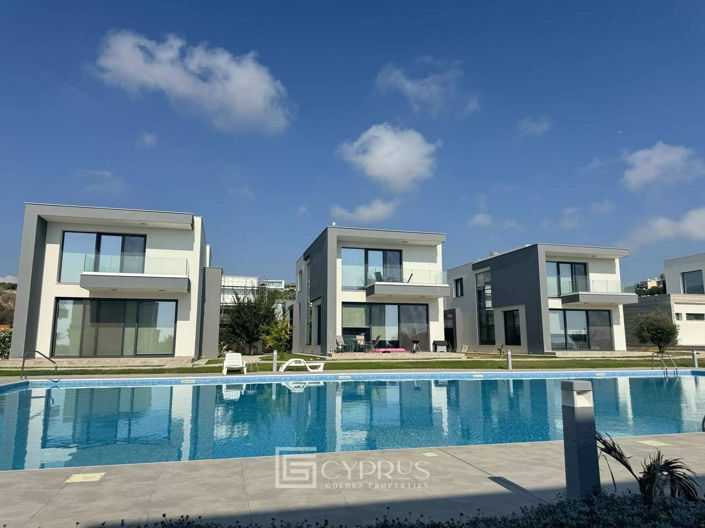 Image No.2-3 Bed Villa for sale