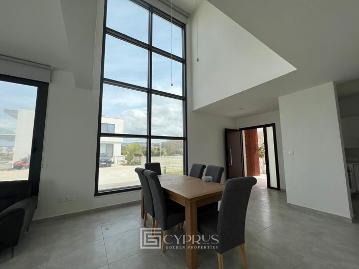 Image No.8-3 Bed Villa for sale