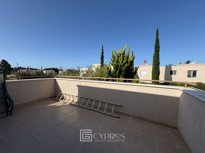 Image No.13-3 Bed Townhouse for sale